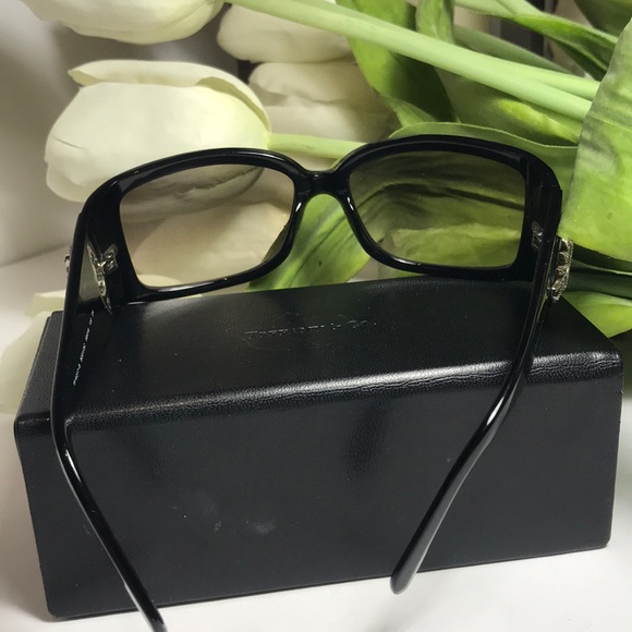 🥳SOLD🥳 TIFFANY & CO. | Black Sunglasses - Picture 8 of 8